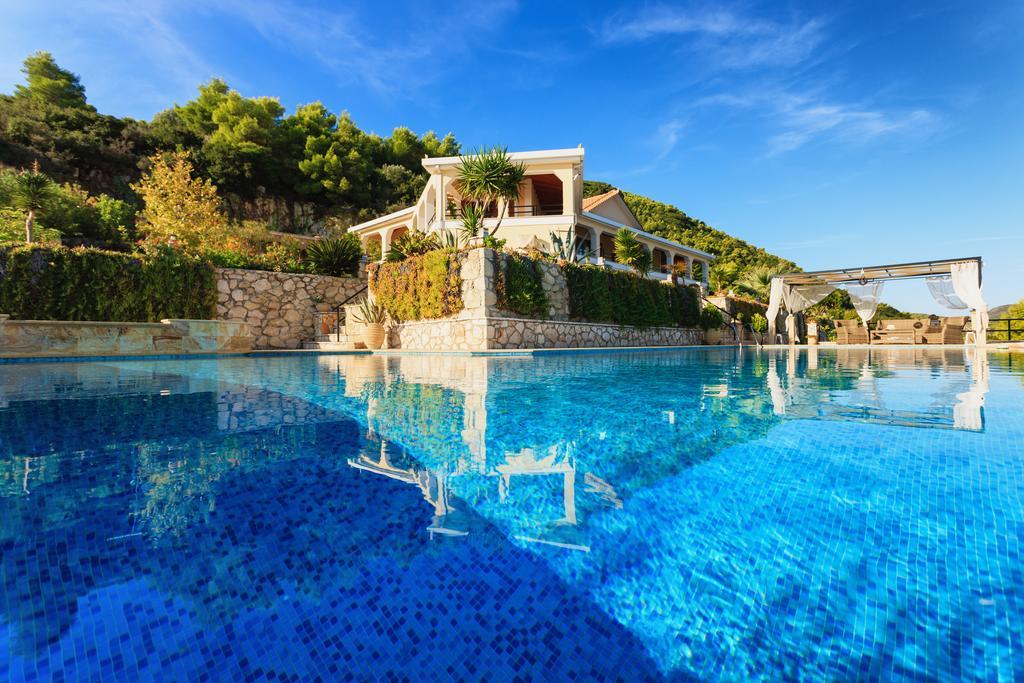 Villa Akros And Suites Keri Eksteriør billede