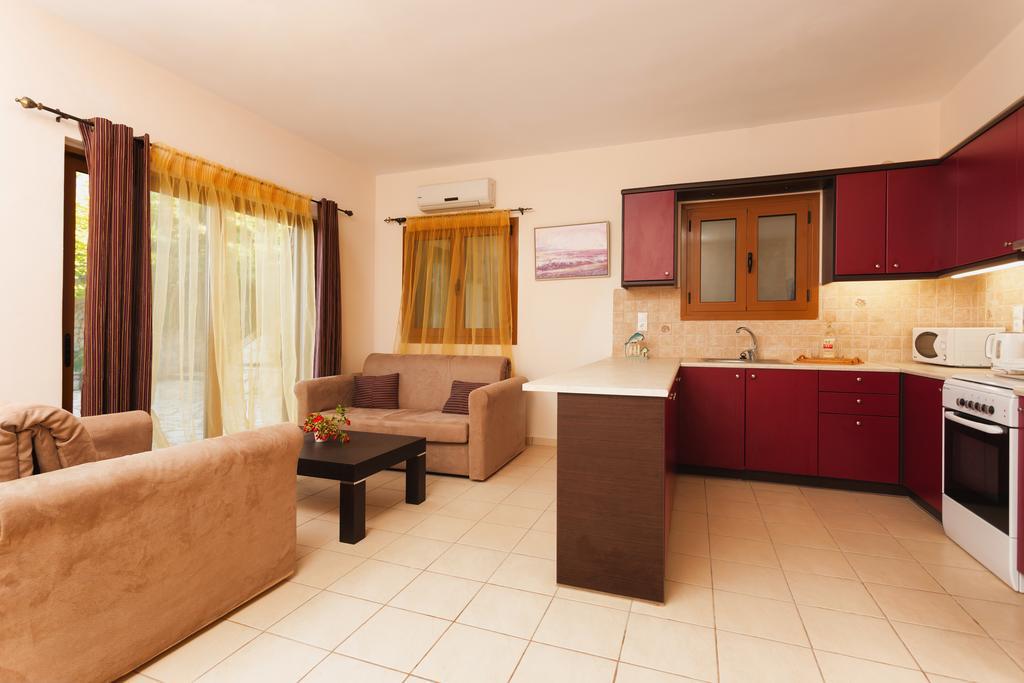 Villa Akros And Suites Keri Eksteriør billede