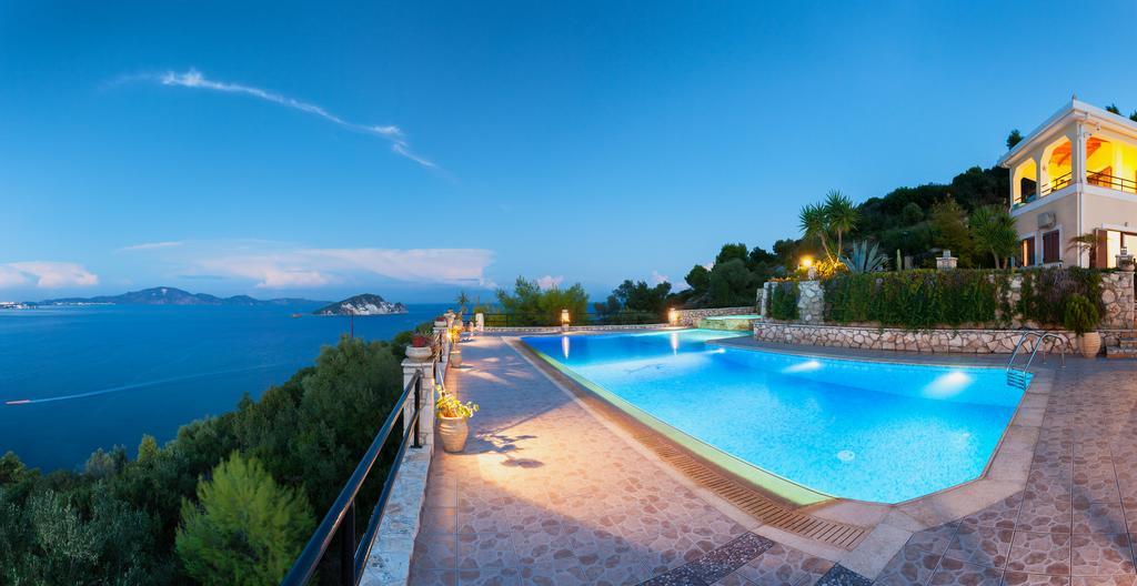 Villa Akros And Suites Keri Eksteriør billede