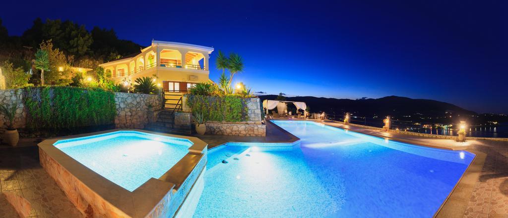 Villa Akros And Suites Keri Eksteriør billede